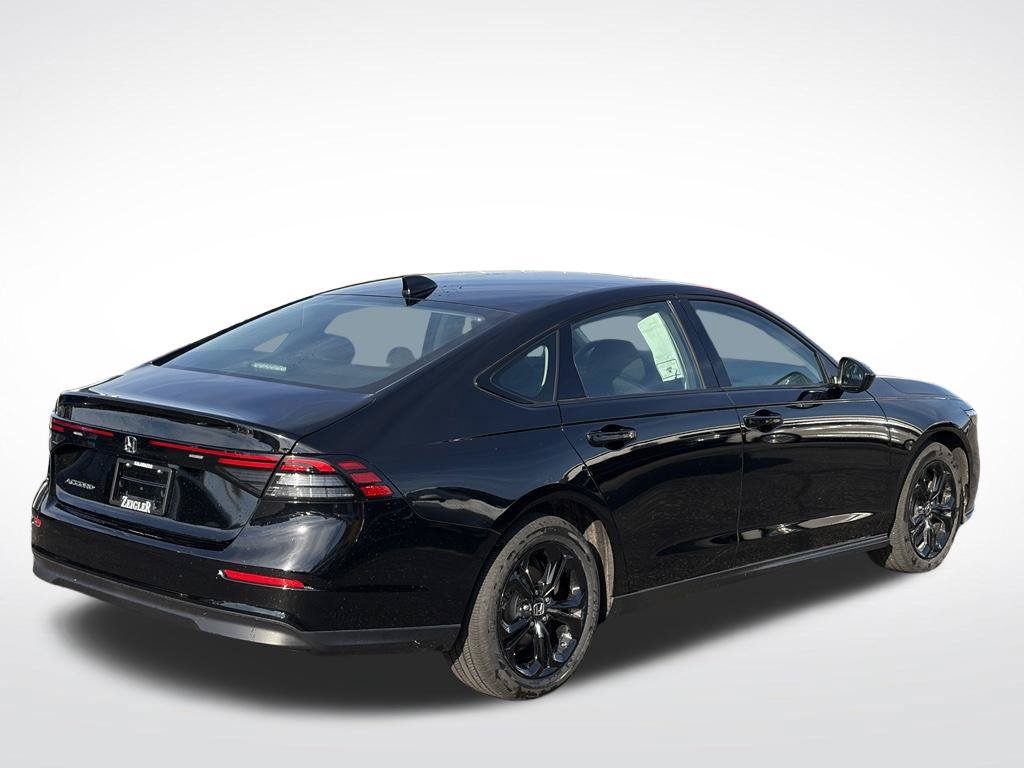 Used 2025 Honda Accord SE image 6