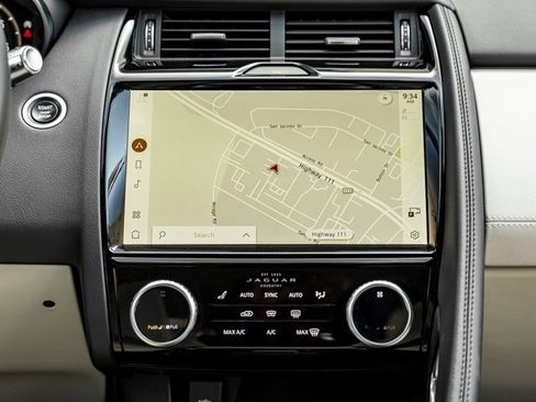 Used 2022 Jaguar E-PACE SE image 18