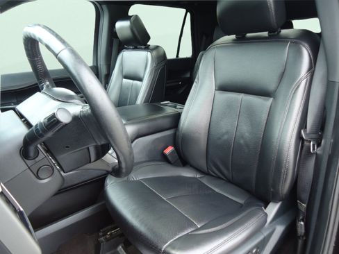 Used 2020 Ford Expedition XLT w/ Equipment Group 202A AWD/4WD image 25