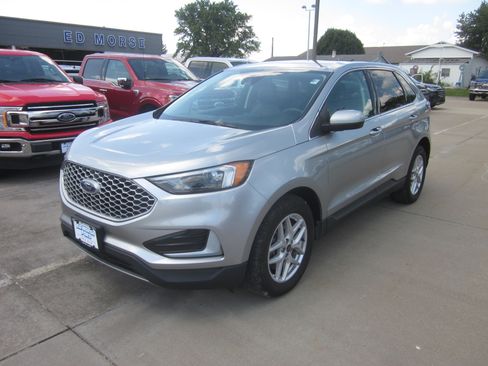 Used 2024 Ford Edge SEL AWD/4WD image 3