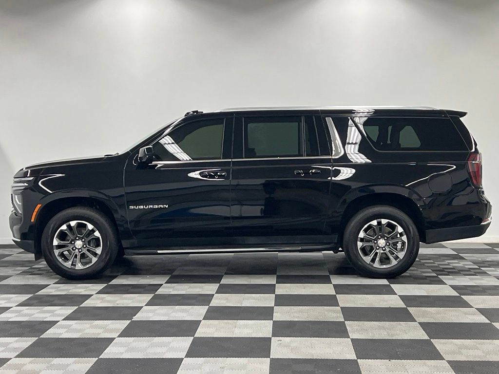 Used 2026 Chevrolet Suburban LS AWD/4WD image 4