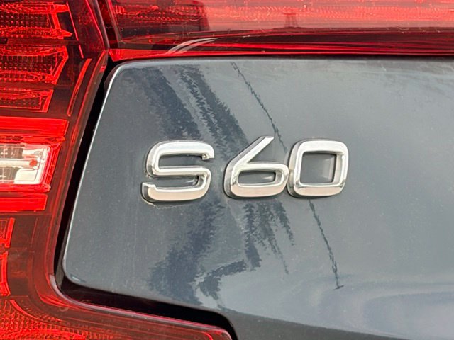 Used 2022 Volvo S60 B5 Momentum w/ Advanced Package AWD/4WD image 9