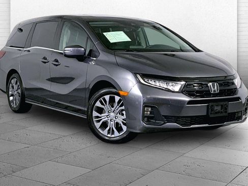 Used 2025 Honda Odyssey Touring image 1