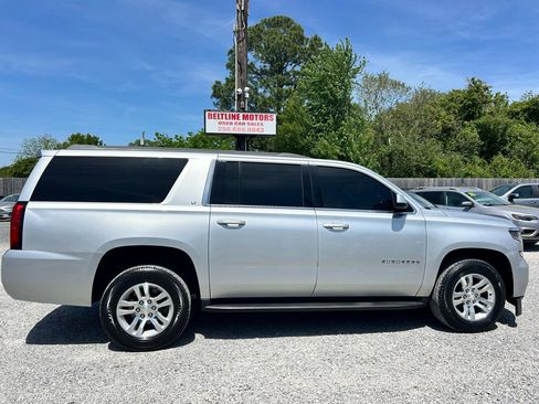 Used 2019 Chevrolet Suburban LT image 3