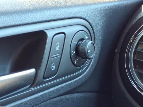 Used 2019 Volkswagen Beetle 2.0T S image 16