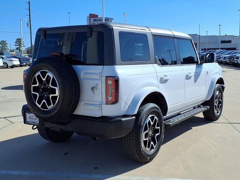 Used 2024 Ford Bronco Outer Banks image 13