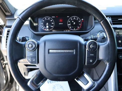 Used 2018 Land Rover Discovery HSE Luxury AWD/4WD image 32