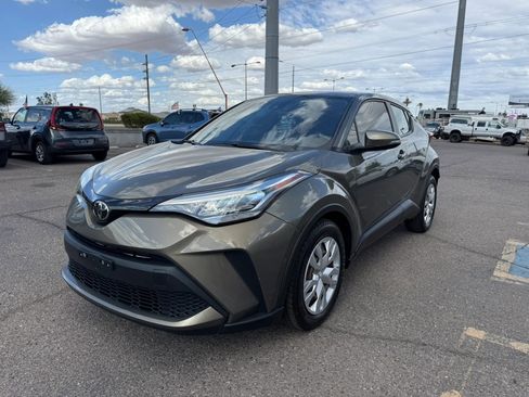 Used 2021 Toyota C-HR LE image 4