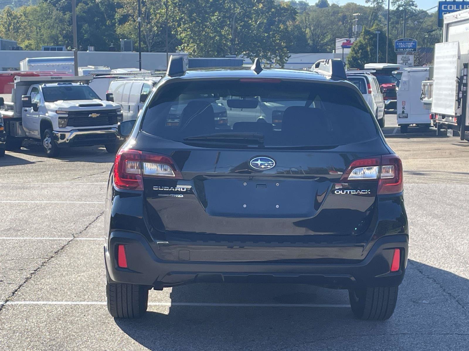 Used 2019 Subaru Outback 2.5i Premium w/ Popular Package #2 AWD/4WD image 4