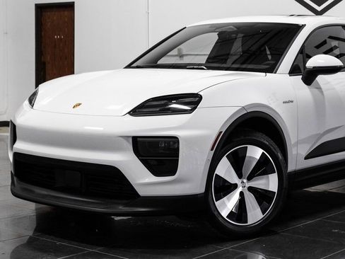 Used 2024 Porsche Macan 4 Electric AWD/4WD image 8