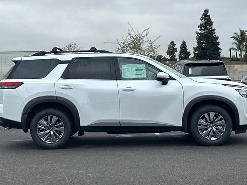 New 2025 Nissan Pathfinder SV w/ SV Premium Package image 3