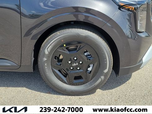 New 2026 Kia Carnival FWD image 7