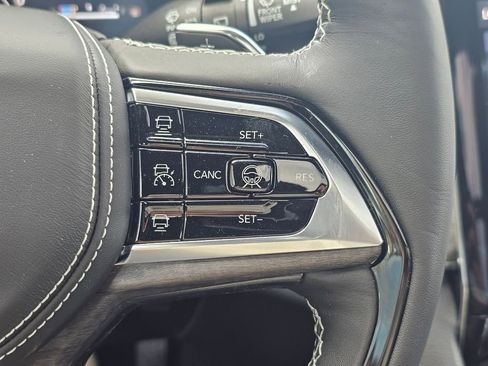 New 2024 Jeep Grand Cherokee L Overland w/ Advanced Protech Group III image 23