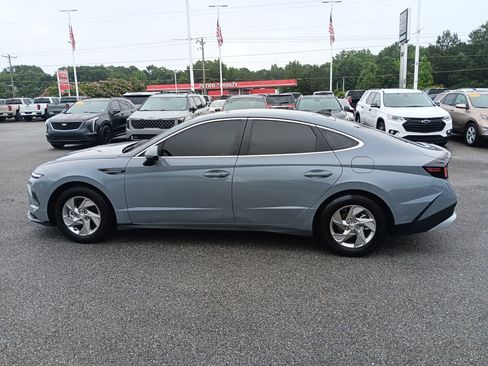 Used 2025 Hyundai Sonata SE FWD image 3