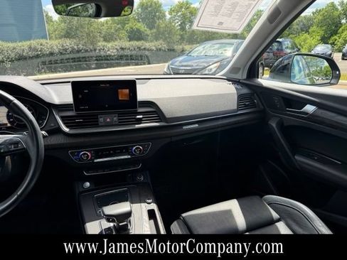 Used 2019 Audi Q5 Premium Plus w/ Premium Plus Package AWD/4WD image 15
