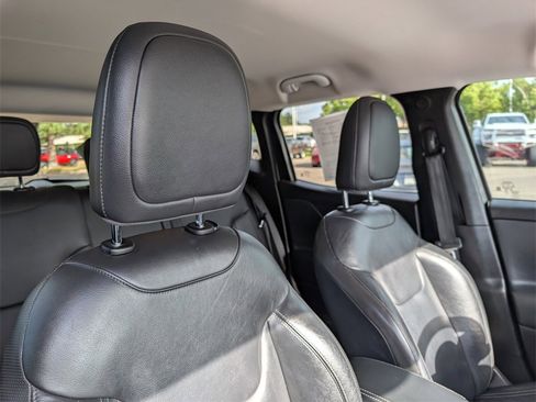 Used 2018 Jeep Renegade Limited w/ UConnect 8.4 Nav Group image 21