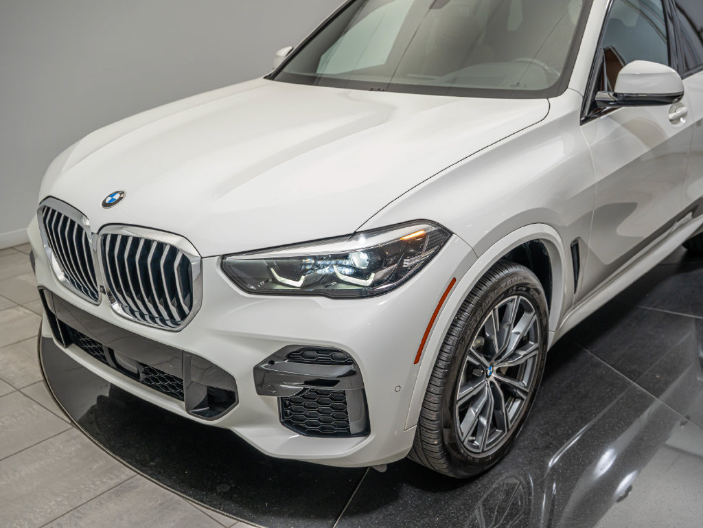 Used 2022 BMW X5 xDrive40i w/ M Sport Package AWD/4WD image 13