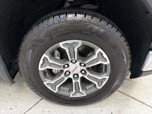 Used 2024 GMC Sierra 1500 SLT image 31