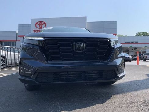 Used 2024 Honda CR-V EX image 3