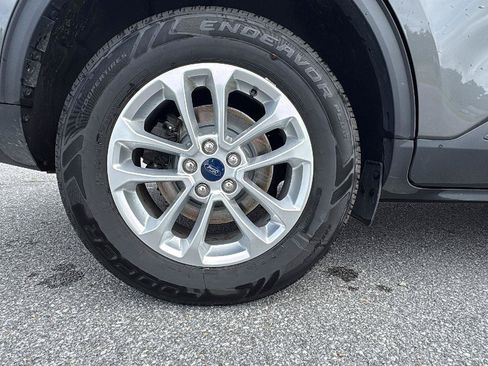 Certified 2022 Ford Escape SE w/ Cold Weather Package AWD/4WD image 11
