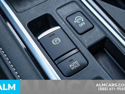 Certified 2025 Nissan Pathfinder SV image 40