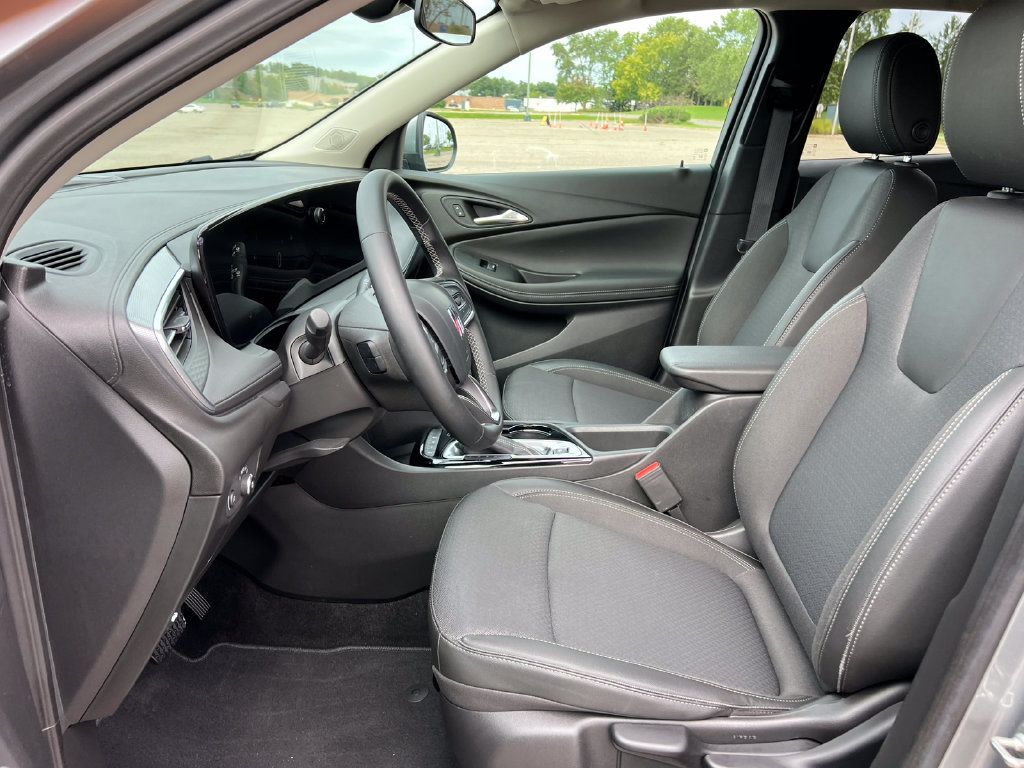 Used 2024 Buick Encore GX Preferred AWD/4WD image 3