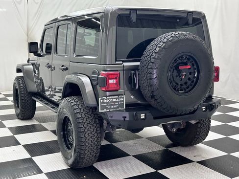 Used 2019 Jeep Wrangler Unlimited Sahara w/ Safety Group image 7
