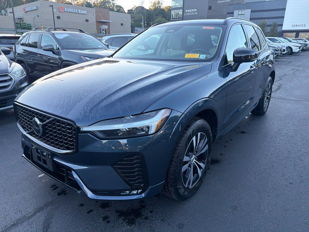 Used 2024 Volvo XC60 B5 Core w/ Climate Package AWD/4WD image 1