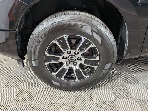 Used 2023 Nissan Titan SV AWD/4WD image 29