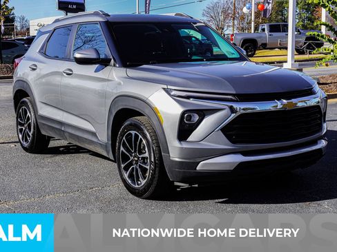 Used 2025 Chevrolet TrailBlazer LT image 5