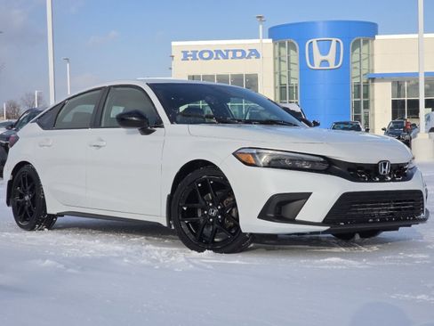 Used 2023 Honda Civic Sport image 2