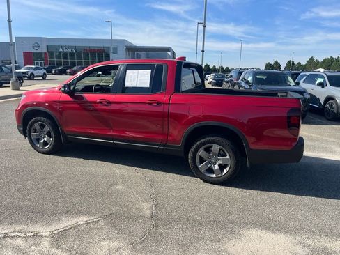Used 2025 Honda Ridgeline TrailSport image 4