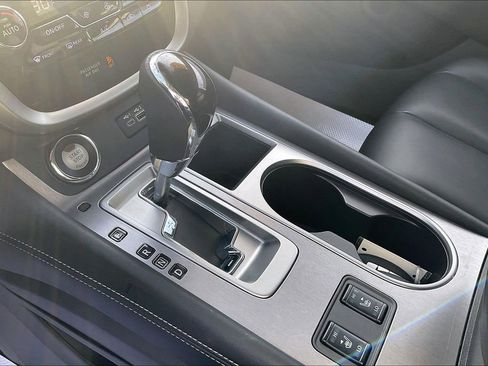 Used 2024 Nissan Murano SV w/ SV Midnight Edition Package image 16