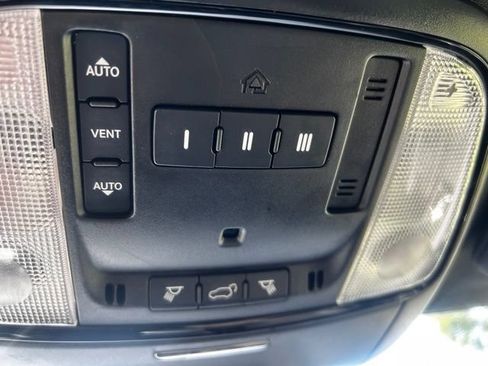 Used 2022 Dodge Durango GT AWD/4WD image 35