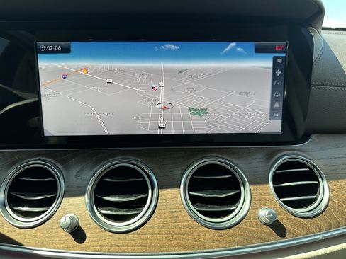 Used 2017 Mercedes-Benz E 300 image 17