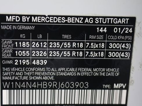 Used 2024 Mercedes-Benz GLA 250 4MATIC w/ Winter Heating Package image 29