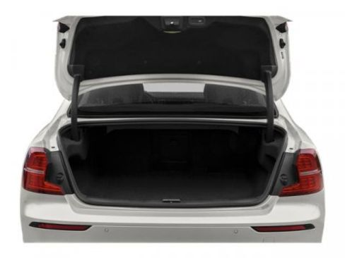 Used 2019 Volvo S60 T6 Momentum w/ Premium Package image 11