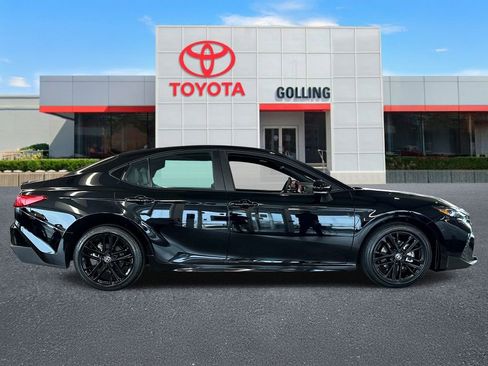 New 2026 Toyota Camry SE FWD image 2
