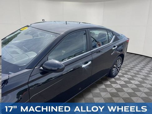 Used 2023 Nissan Altima 2.5 SV AWD/4WD image 9