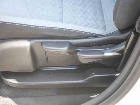 Used 2023 Chevrolet Equinox LS FWD image 22