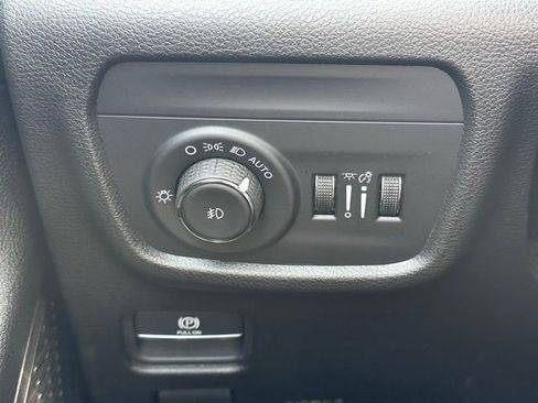 Used 2025 Jeep Grand Cherokee L Limited image 18