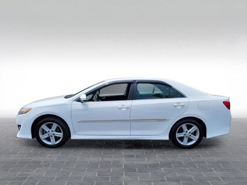 Used 2014 Toyota Camry SE w/ Fleet Convenience Package FWD image 4