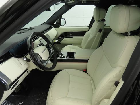 New 2026 Land Rover Range Rover SE image 19