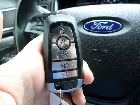 Used 2019 Ford Explorer XLT w/ Equipment Group 202A image 16