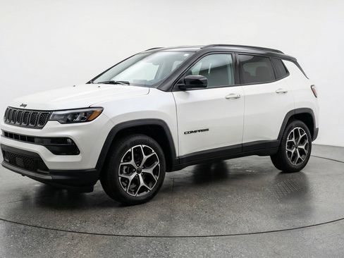 Used 2025 Jeep Compass Limited AWD/4WD image 3