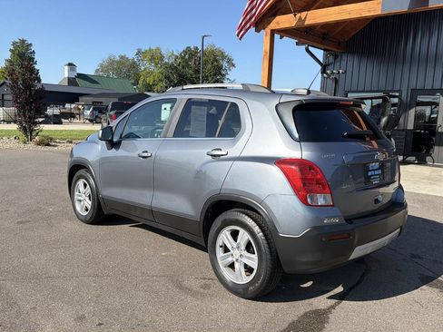 Used 2015 Chevrolet Trax LT w/ LT Sun and Sound Package FWD image 6