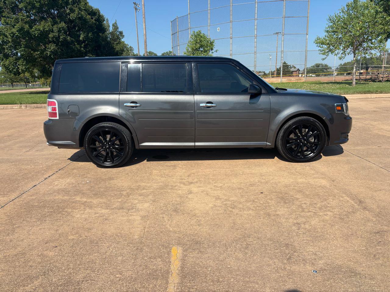 Used 2019 Ford Flex SEL FWD image 22