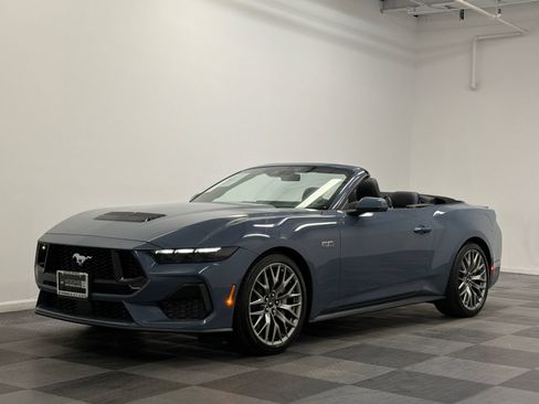 Used 2025 Ford Mustang GT Premium RWD image 1