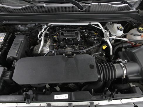 Certified 2024 Chevrolet Colorado W/T image 20