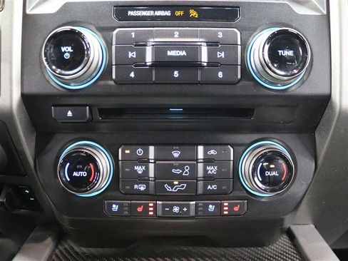 Used 2018 Ford F150 Raptor w/ Equipment Group 802A Luxury image 29